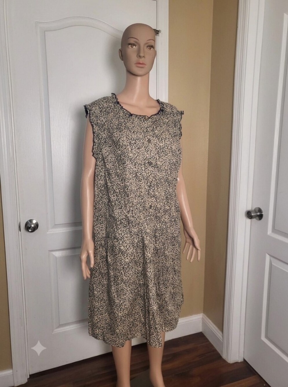 NWT Terra & Sky Women's Plus 4X (28W-30W) Floral Ditsy Fields Cream/ Black NWT